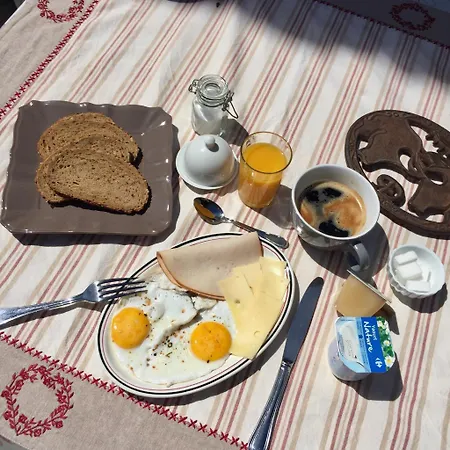 La Chouette Bed & Breakfast