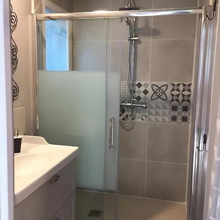 La Chouette Bed & Breakfast Cannes-et-Clairan